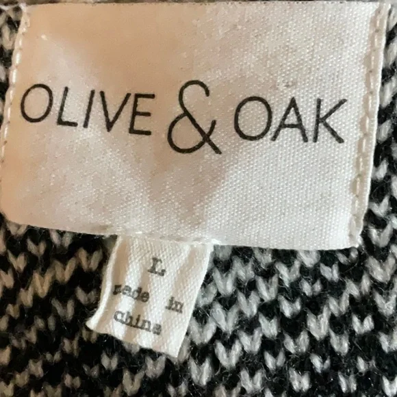 Olive & Oak Black and White Plaid Cardigan - Picture 4 of 10